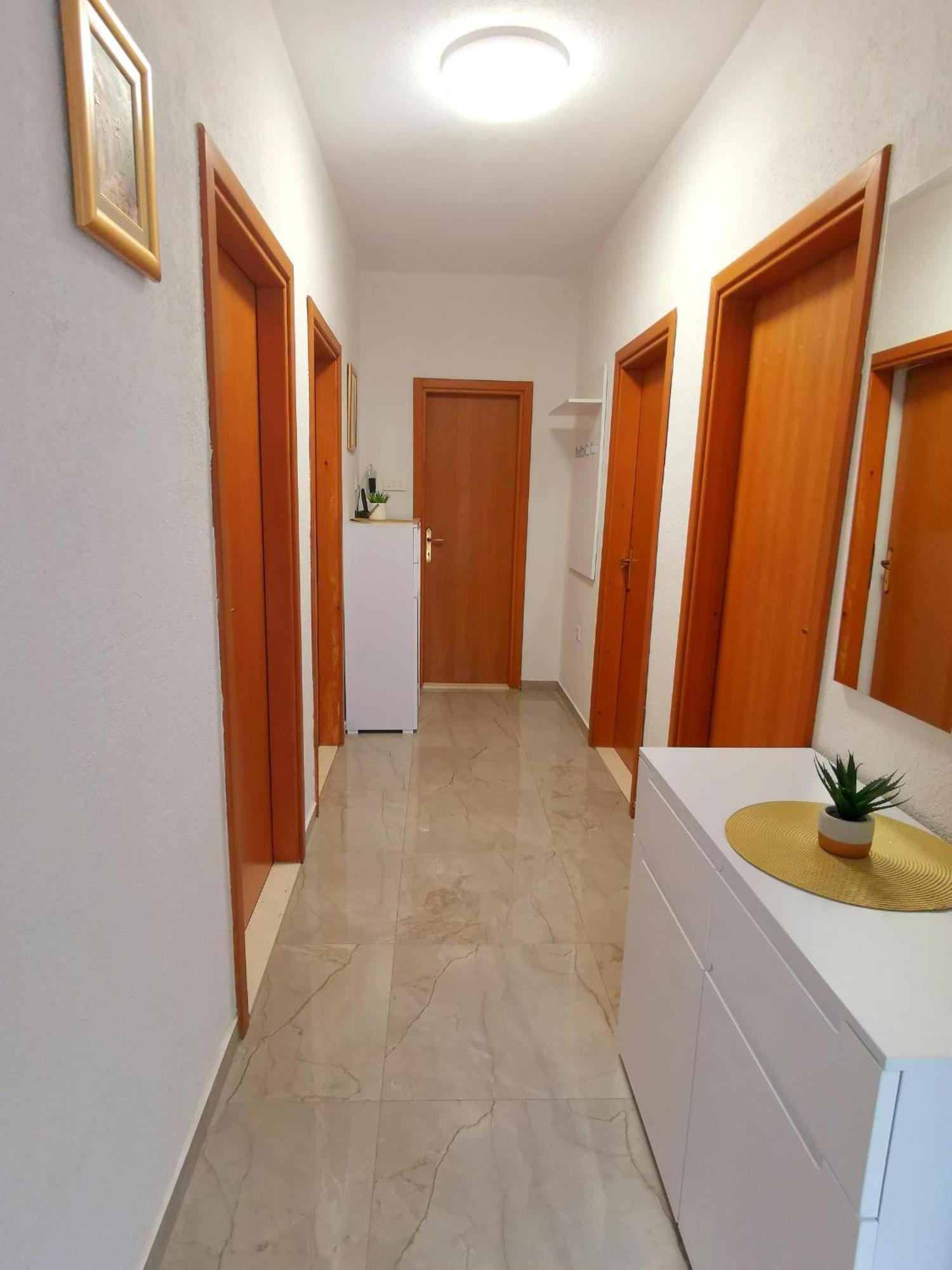 Apartment Ani 슬라노 외부 사진